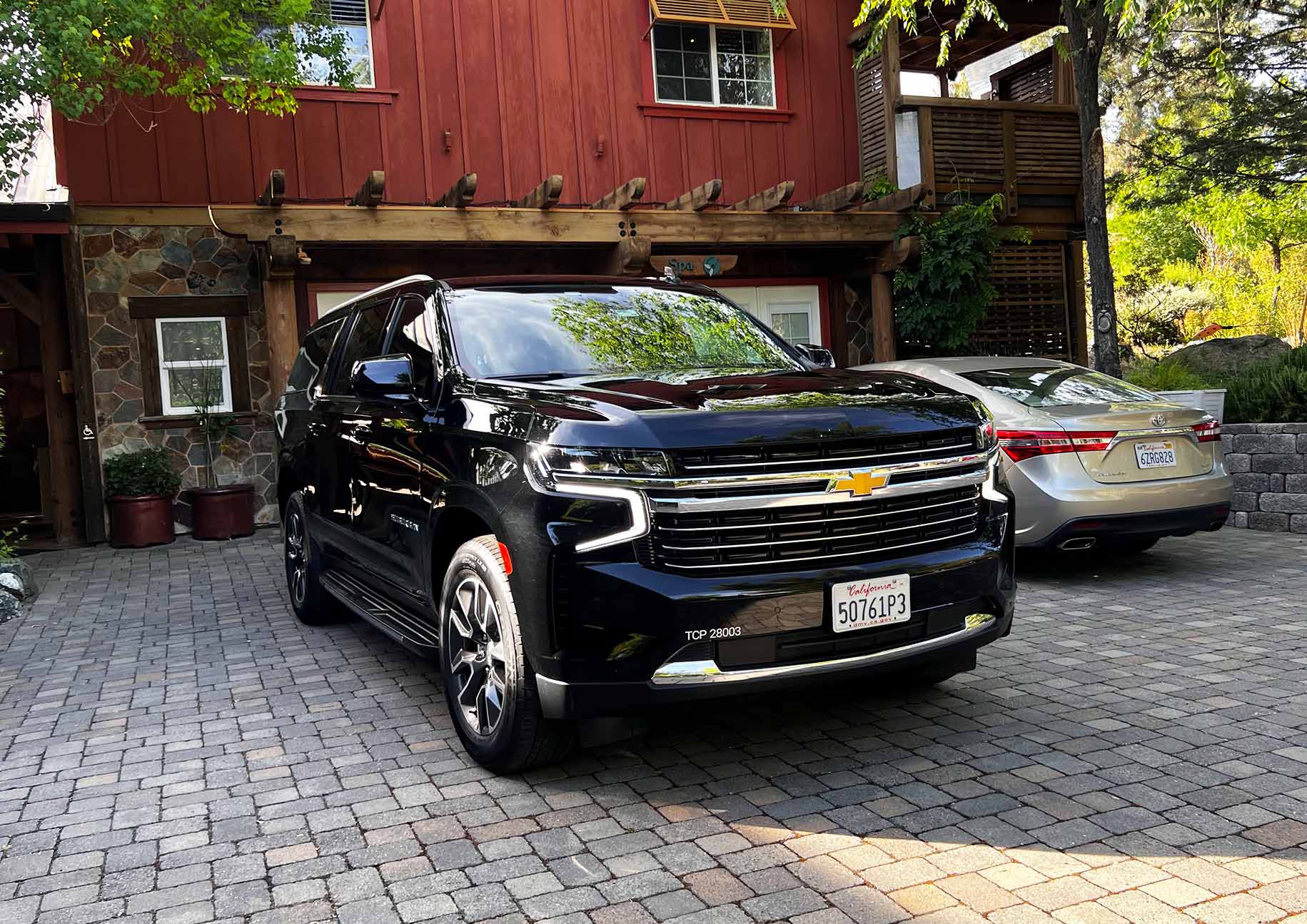 Black executive SUV for private JFK Airport transportation