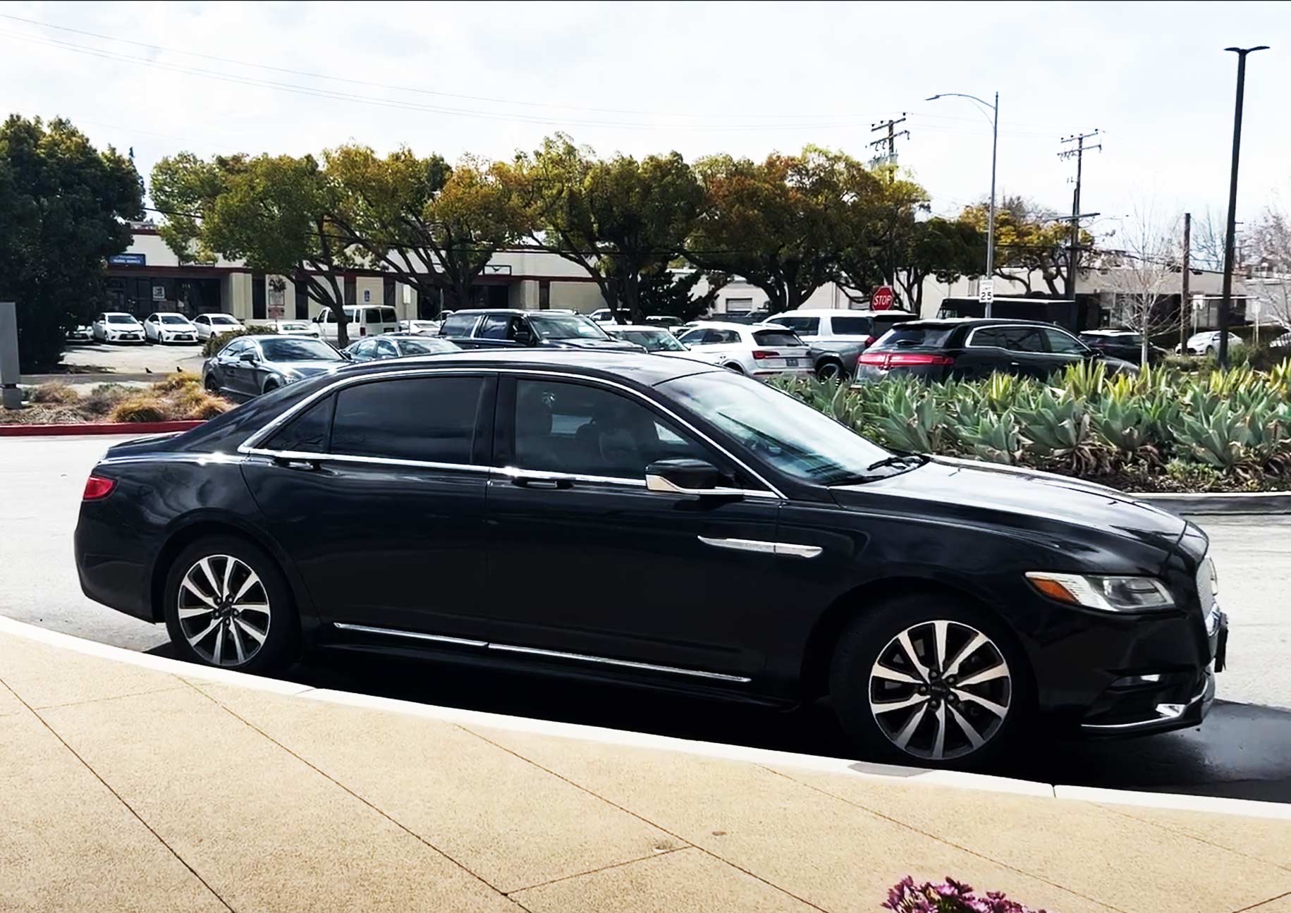 Executive sedan for private JFK Airport transportation to Manhattan