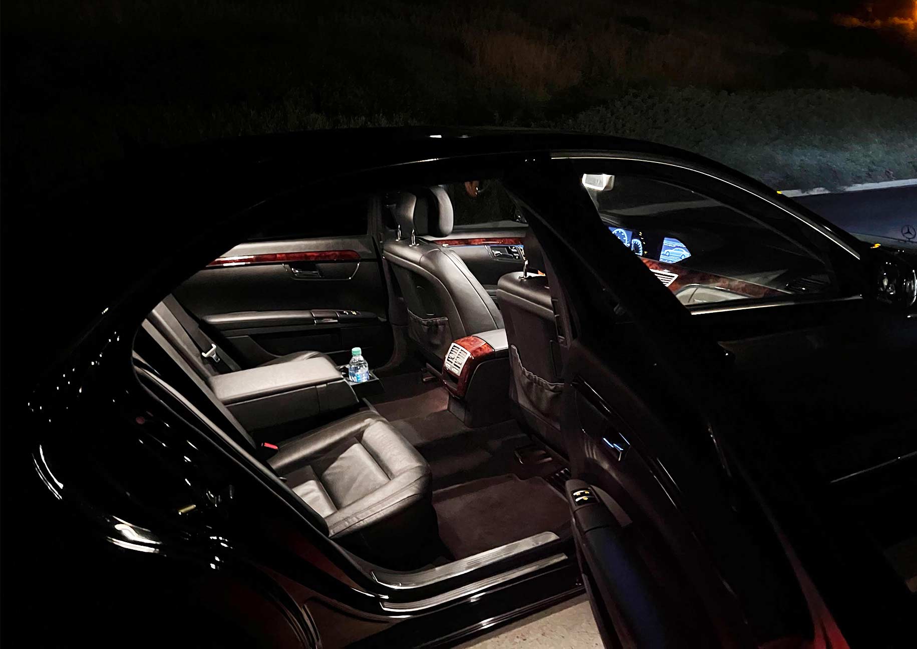 Luxury sedan interior for private JFK Airport to Midtown Manhattan transportation